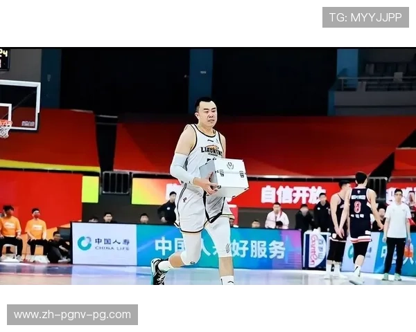 CBA足球队韩德君:韩德君与CBA足球队的关系与足球领域贡献